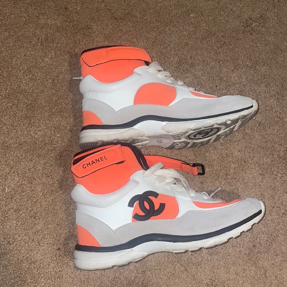 Womens Chanel sneaker size 42